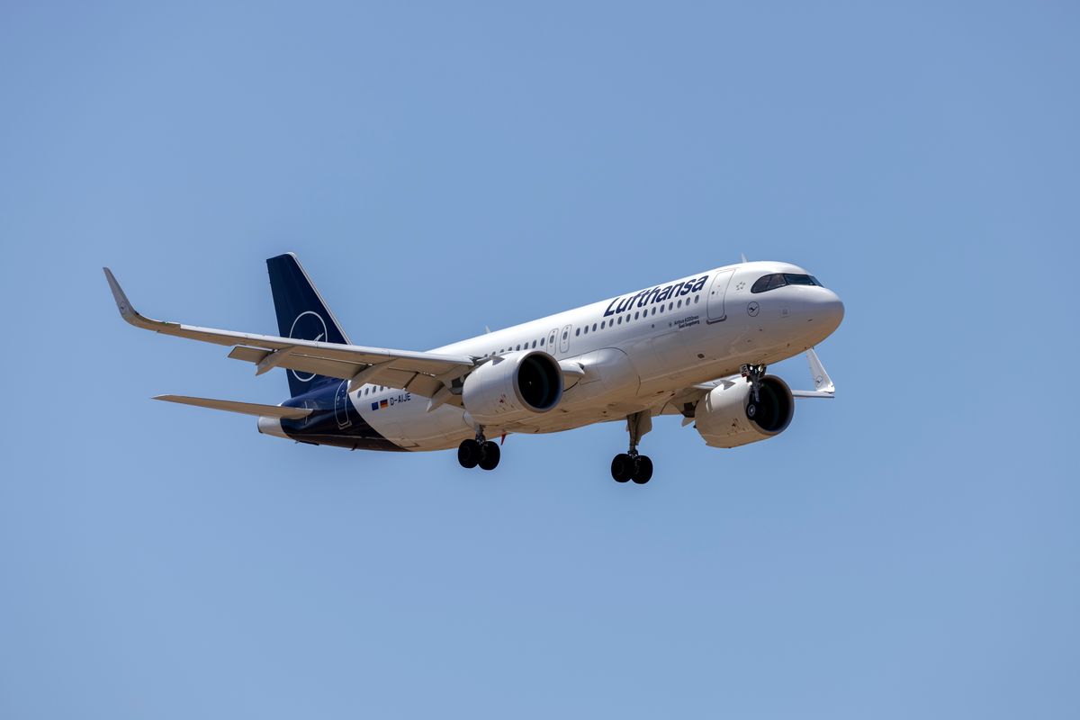 Passenger pulled plane door during Lufthansa flight, admitted to psychiatric hospital