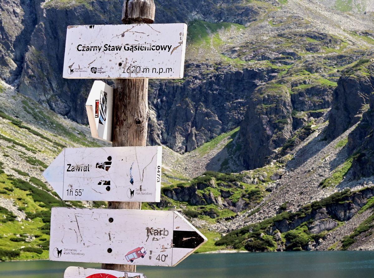 Vandals destroy trail signs in Tatras. National park publishes evidence