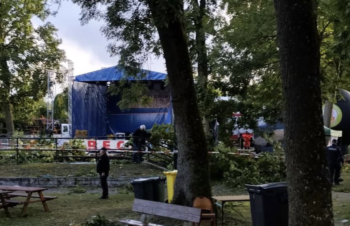 Silny wiatr podczas dożynek w Reczu: jedna osoba z zatrzymaniem serca