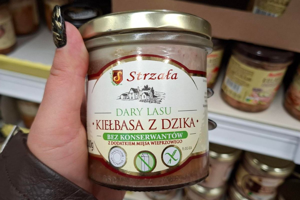 Kiełbasa z dzika w Auchan za 15 zł: sprawdź skład, zanim kupisz