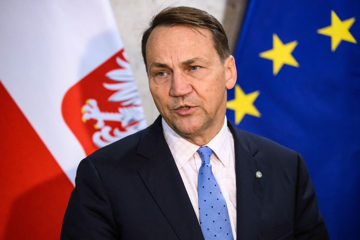 Sikorski w „FT”: NATO musi szykować się na śmiertelne ofiary ataków Rosji