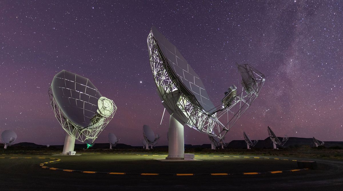 Radioteleskop MeerKAT zarejestrował sygnał wodoru sprzed 5 mld lat