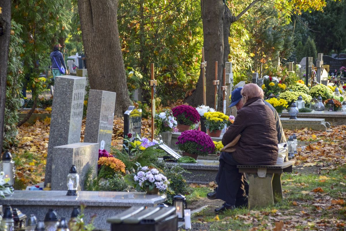 More Poles plan their own funerals in advance, buying graves while alive