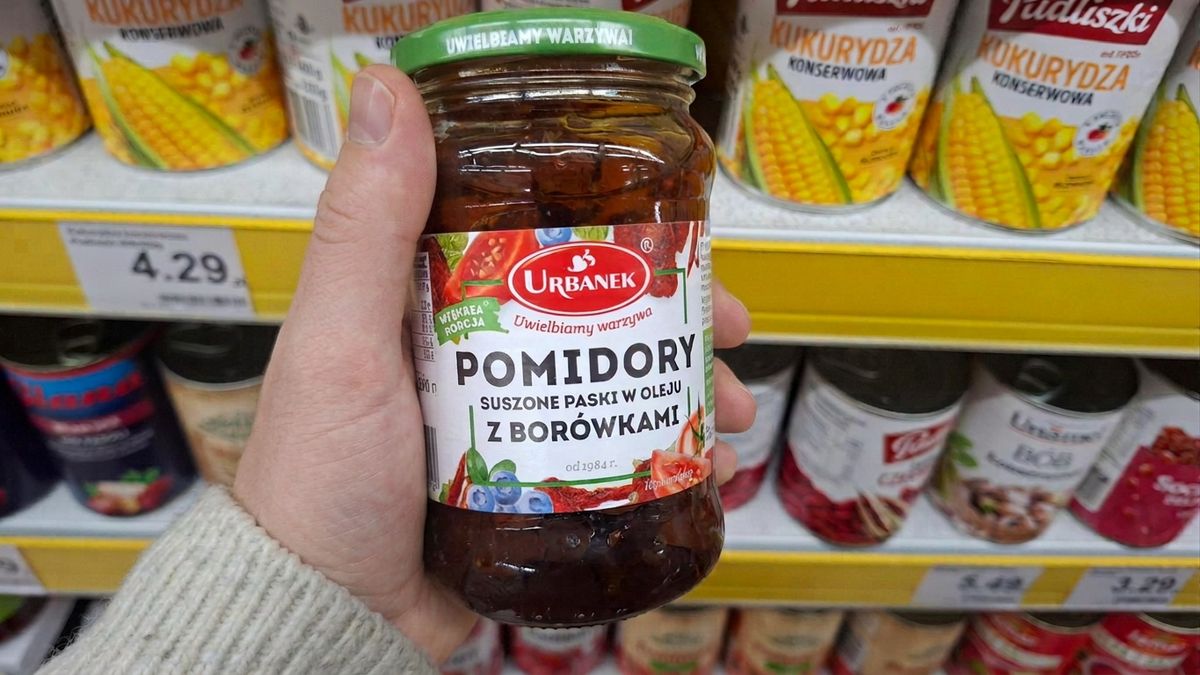 Suszone pomidory z borówką w Dino: zaskakujące połączenie za 8,99 zł