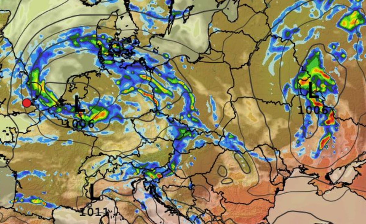 Sharp cold snap hits Poland: 5°C at night in mountains, heavy rain across regions