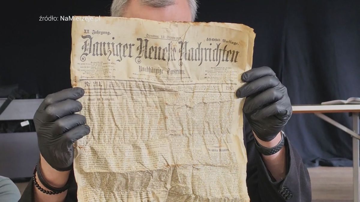 Kapsuła czasu sprzed 120 lat odkryta w wieży kościoła w Stegnie