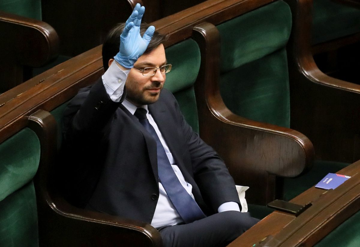 Tarcza antykryzysowa w ogniu krytyki.