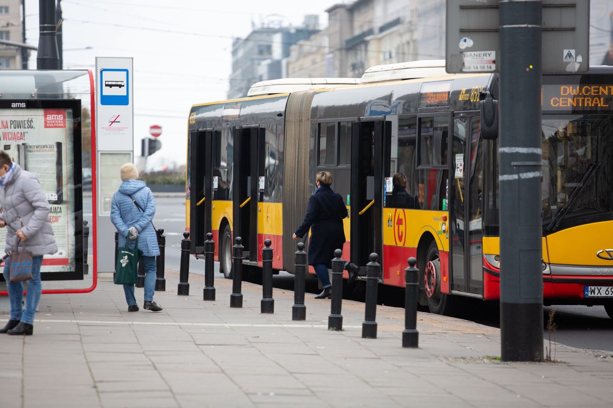 Transport publiczny z tyłu.  Pandemia zmieniła zasady gry