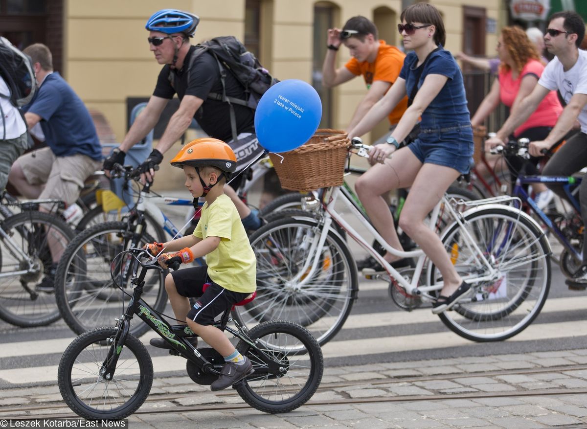 Obowiazek Jazdy W Kasku Na Rowerze Dla Dzieci Do 14 Lat Autokult Pl