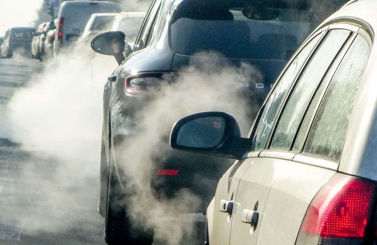 Średnia emisja CO2 przez samochody w UE wzrosła w 2018 r