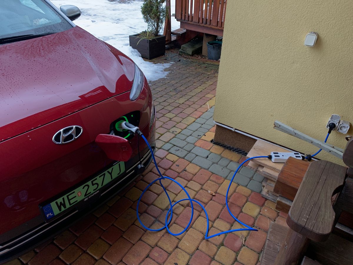 Ile kosztuje ładowanie auta elektrycznego w domu? Łatwo to