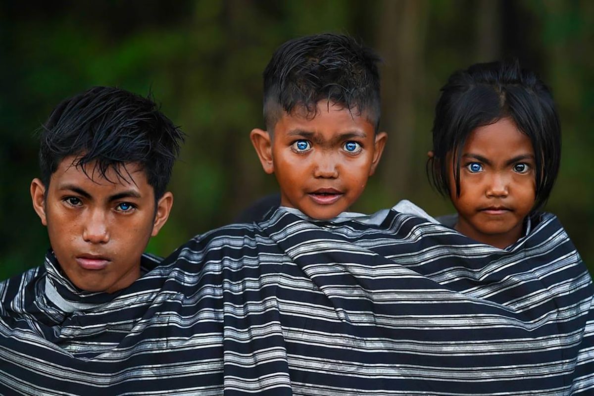 Niebieskookie Plemie Z Indonezji Portrety Tych Osob Zapadaja W Pamiec Fotoblogia Pl