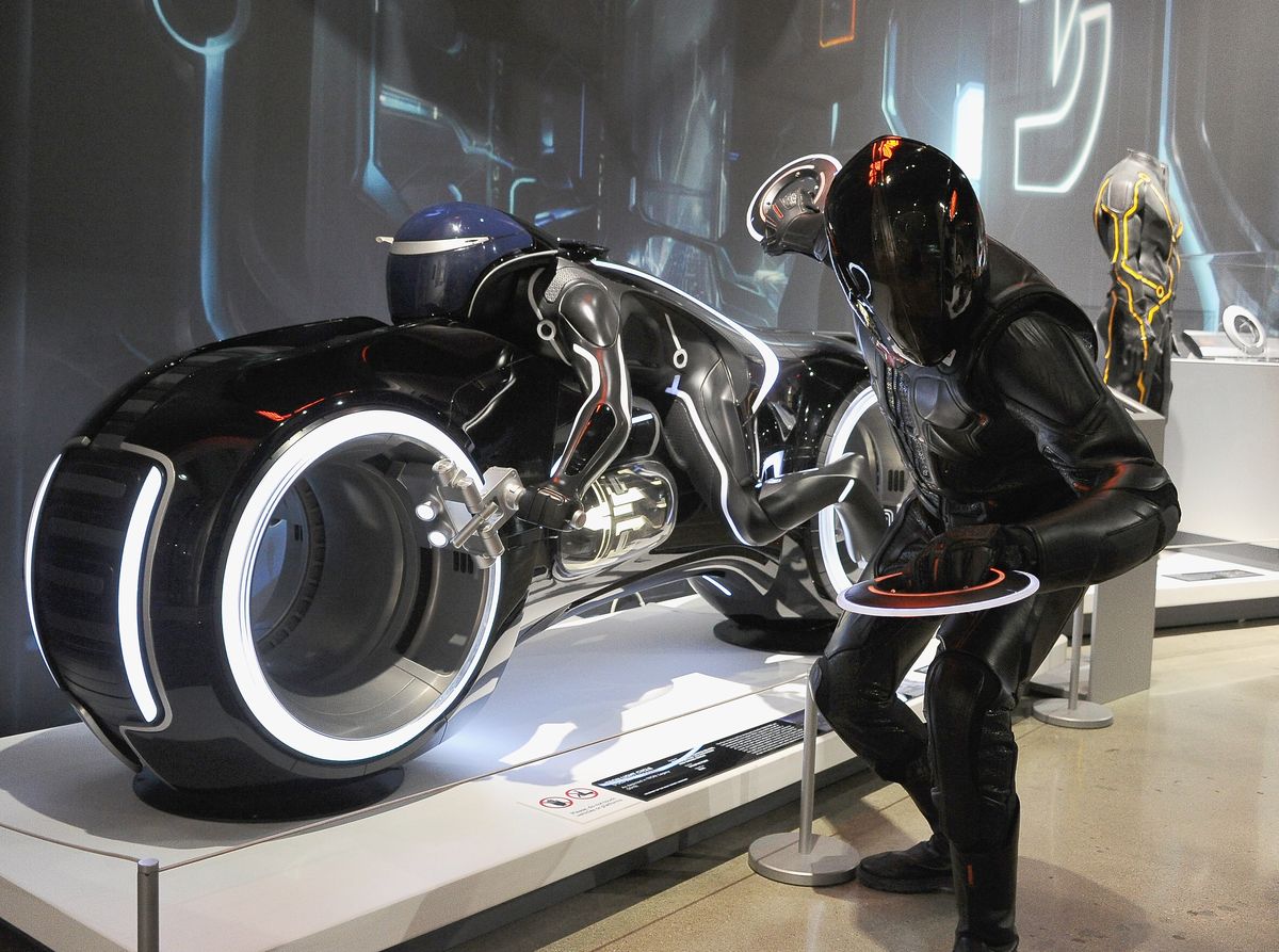 Disney skasował najpierw Polskę, a teraz serial Tron