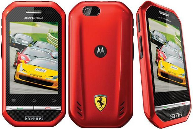 Motorola i867 - maska Ferrari, a pod nią silnik malucha