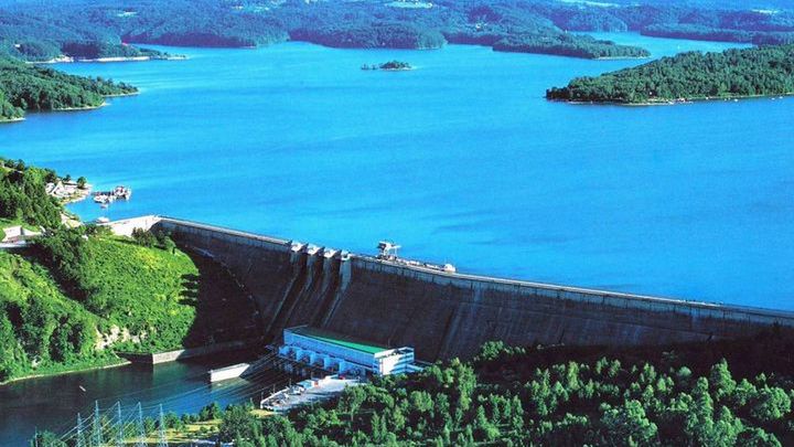 Zwiedzanie zapory i elektrowni wodnej w Solinie