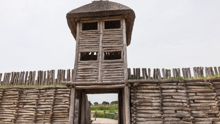 Pomysł na jesienny weekend. Rezerwat archeologiczny w Biskupinie