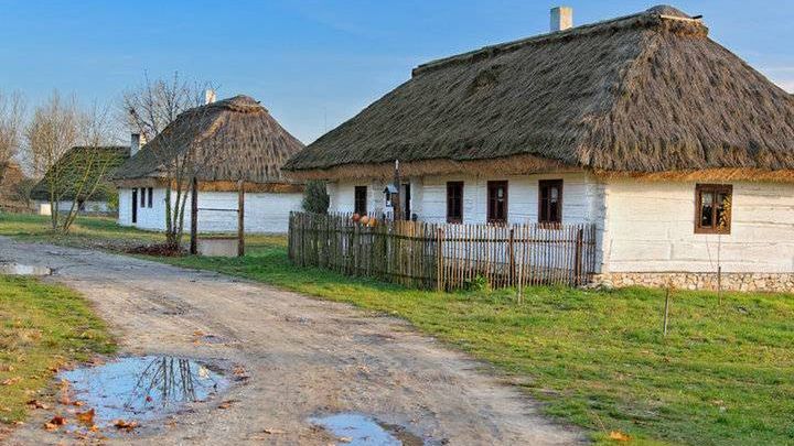 'Sami Swoi. Początek' i wieś Krużewniki. Gdzie powstał film o Kargulu i Pawlaku?
