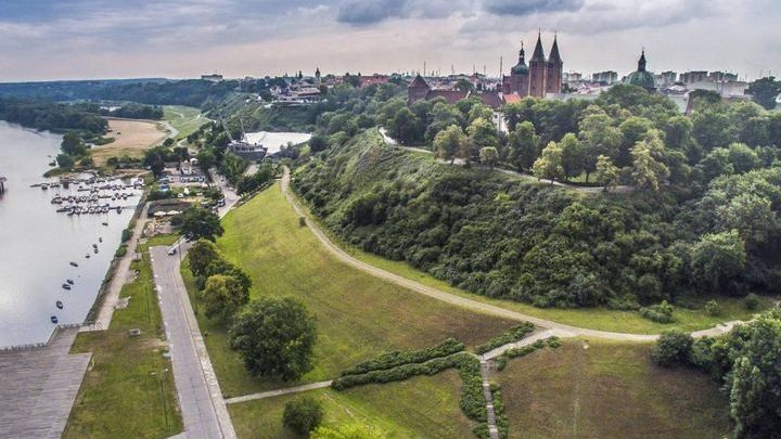 Płock - z plażą w sercu miasta. Idealne miejsce na weekendowy city break