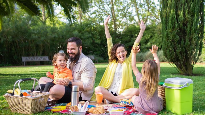 Majówka 2023 - pomysły na udany weekend. Gdzie się wybrać?