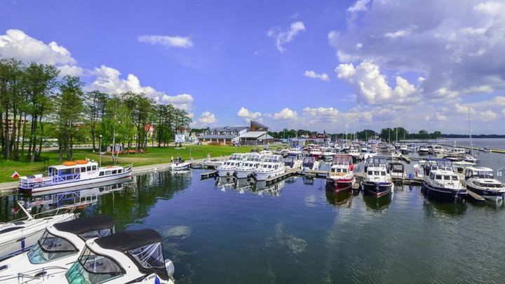 4 miejsca nad jeziorem Niegocin, które warto zobaczyć