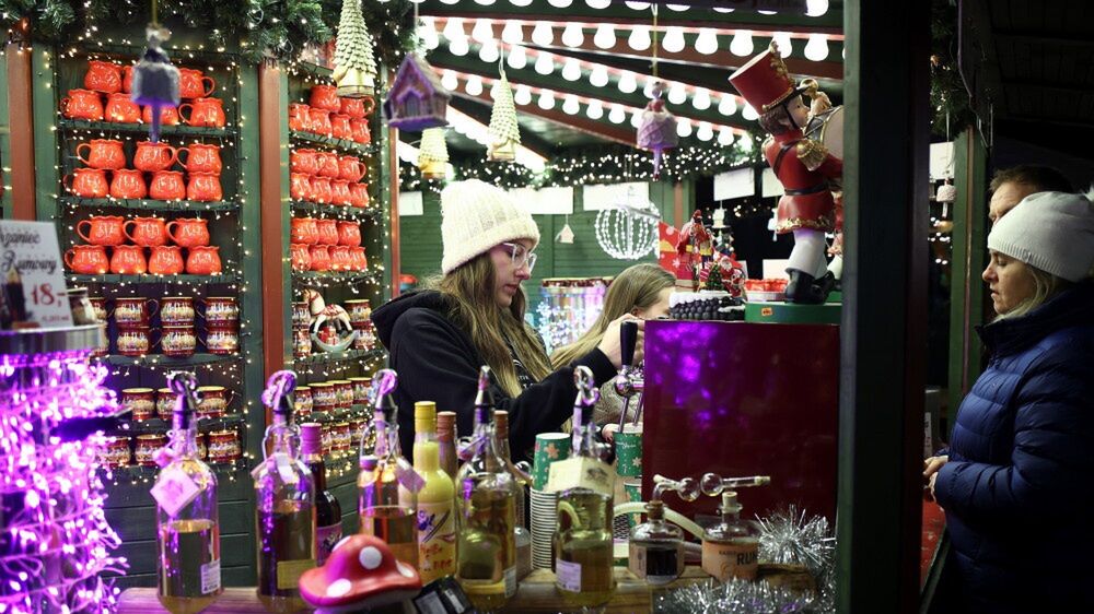 jarmark
Jarek Praszkiewicz
bo�onarodzeniowy, dekoracje, iluminacje, jarmark, ozdoby, targ