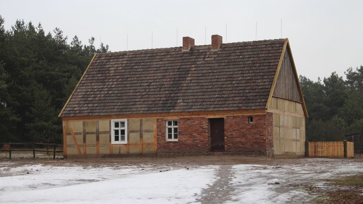 Skansen w Osieku nad Notecią, chałupa ze Świętej