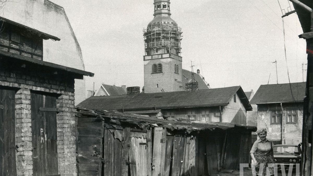 Wilda: Od średniowiecznej wsi do tętniącej życiem dzielnicy Pozn