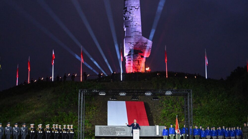 Karol Nawrocki
Adam War�awa
2, 2., 86, II, obchody, obrona, obro�cy, pocz�tek, polityk, polityka, pomnik, pomnik obro�c�w westerplatte, rocznica, rocznicy, uroczyste, wojna, wybuch