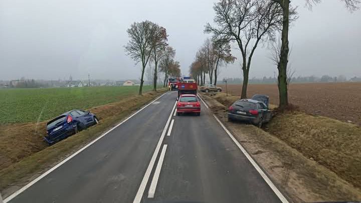 Kolizja z udziałem trzech aut