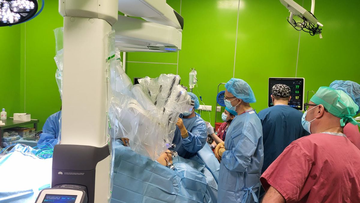 Pierwsza operacja z robotem chirurgicznym we Włocławku