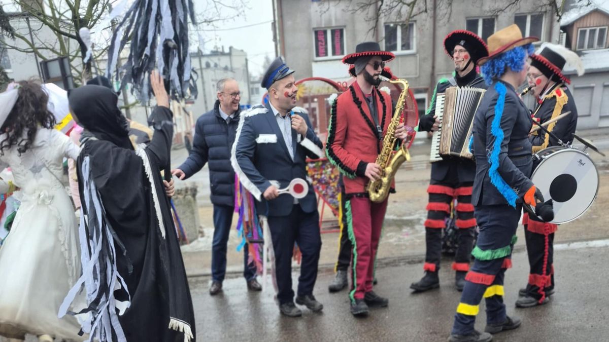 Zapustny korowód z kozą