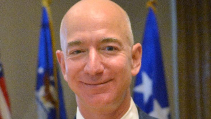 Jeff Bezos visits LAAFB SMC
Jeff Bezos, founder of private space company Blue Origin and the Amazon.com, visited the Los Angeles Air Force base, Space and Missile Systems center and spoke to the Commanders and Leaderships of Air Force Space Command at Ft. MacArthur, San Pedro, Calif., Oct 25, 2017.
Van Ha
Jeff Bezos visits LAAFB SMC