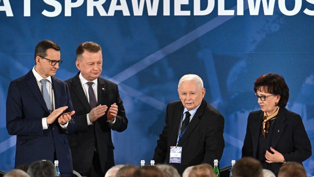 Jaros�aw Kaczy�ski, Mateusz Morawiecki, Mariusz B�aszczak, El�bieta Witek
Piotr Polak
kongres, PiS, polityk, polityka, przedstawiciel, przedstawiciele