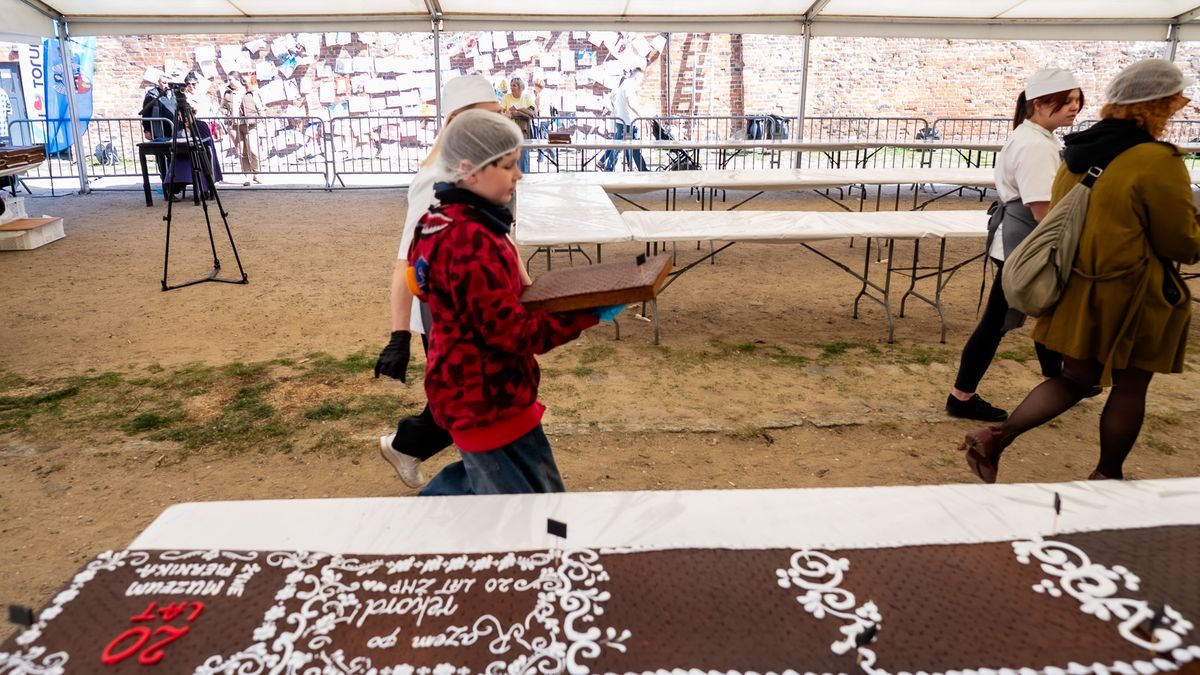 Najdłuższy piernik na świecie powstaje w Toruniu