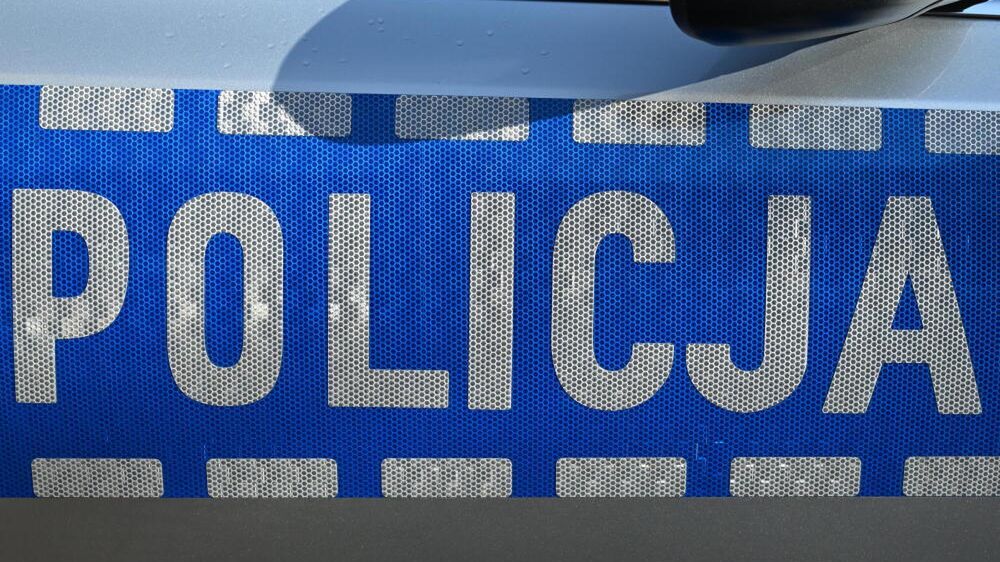 Radek Pietruszkadoposa�enie, ilustracja, komenda sto�eczna policji, ksp, napis, pojazdy s�u�bowe, policja policji, policyjny, przekazanie, radiow�z, samoch�d, sprz�t, warszawa chroni