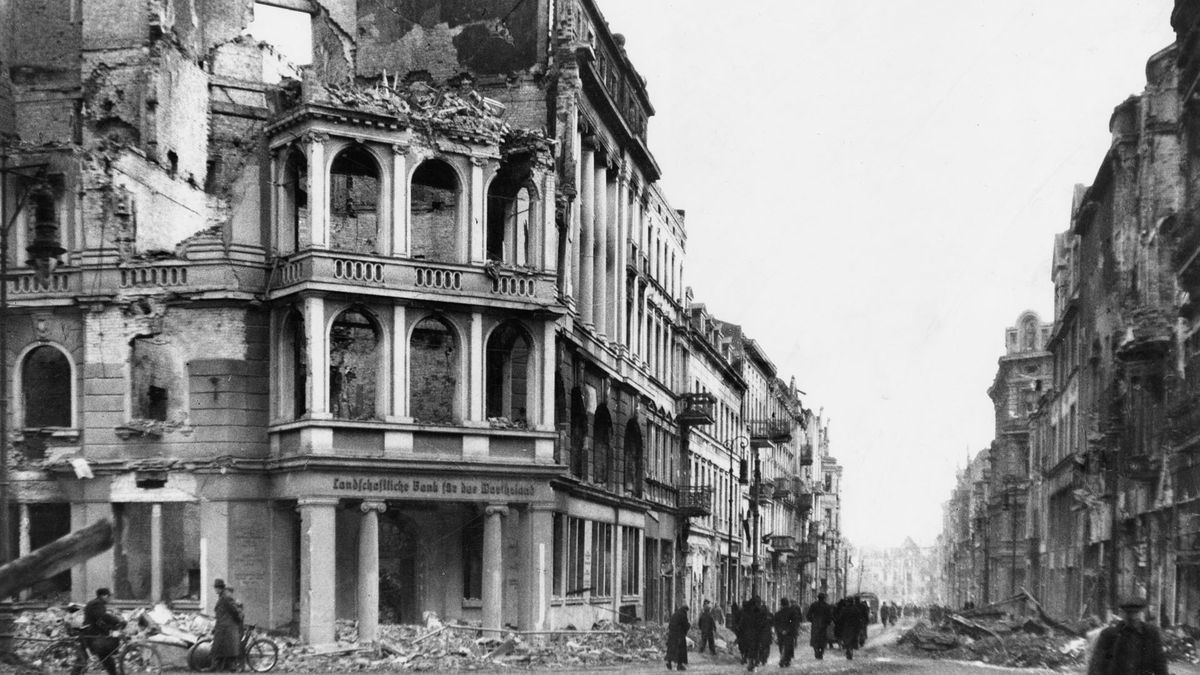 Poznań tuż po wyzwoleniu. Jak wyglądało miasto po zakończeniu wa