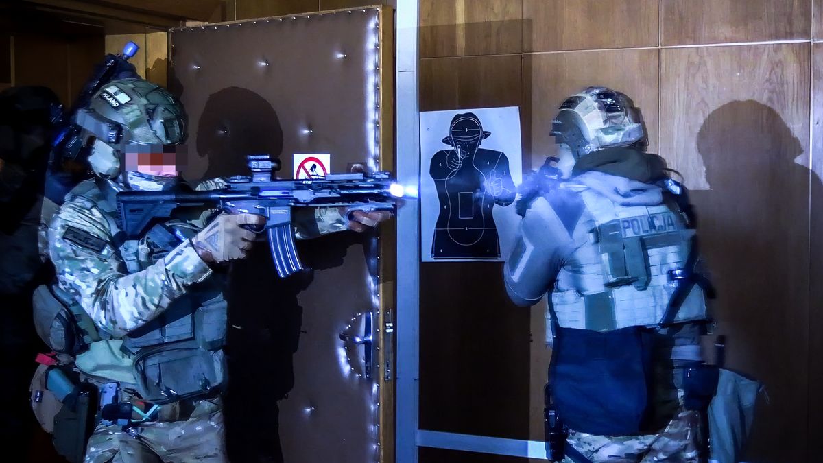 Kontrterroryści, policja, oddział specjalny