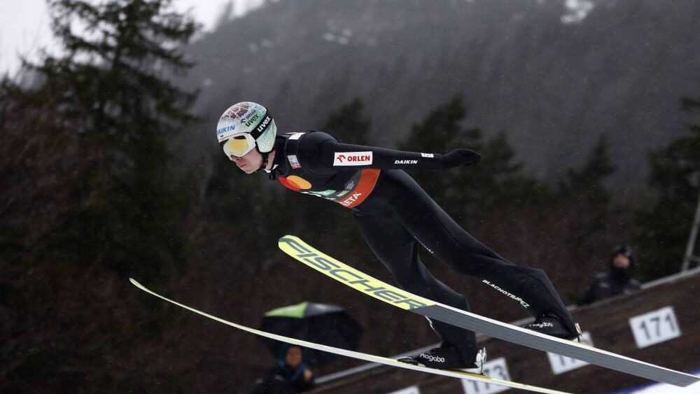 FIS Ski Jumping World Cup in Planica
epa11996607 Aleksander Zniszczol of Poland in action during the Men's Team Flying Hill HS 240 competition at the FIS Ski Jumping World Cup in Planica, Slovenia, 29 March 2025.  EPA/ANTONIO BAT 
Dostawca: PAP/EPA.
ANTONIO BAT
airborne