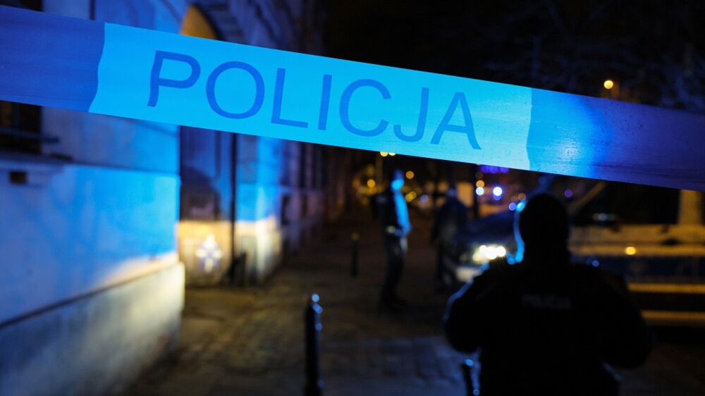 policja
Warszawa, 23.11.2024. Policja przed budynkiem przy ul. In�ynierskiej 6 na warszawskiej Pradze, 23 bm. Podczas zatrzymania agresywnego m�czyzny z maczet� jeden z funkcjonariuszy u�y� broni s�u�bowej na skutek czego ranny zosta� inny policjant. Funkcjonariusz zmar� w szpitalu. (jm) PAP/Pawe� Supernak ***Do tego materia�u zdj�ciowego dost�pna jest r�wnie� depesza w systemie CSI, pt.: Warszawa/ Zmar� policjant postrzelony podczas interwencji (aktl.)***
Pawe� Supernak
bro� palna, In�ynierska, Nowa, policja, postrzelenie, Praga, zmar� zmar�y