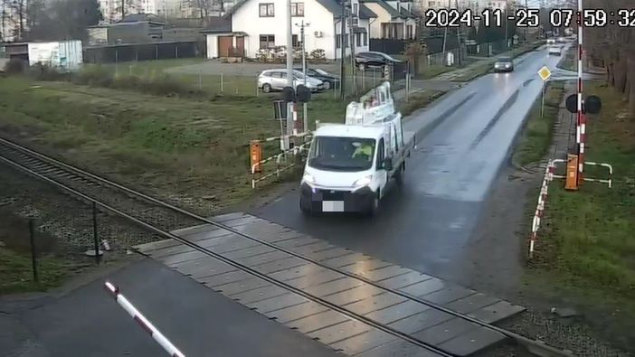 Kierowca uszkodził rogatki