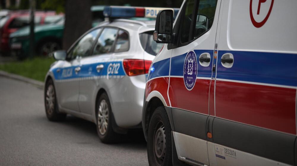 s�u�by
�ukasz G�gulski
miejsce zbrodni, podw�jne zab�jstwo, policja, przest�pstwo, radiow�z, w Krakowie, zab�jstwo na Olszy, blok, osiedle