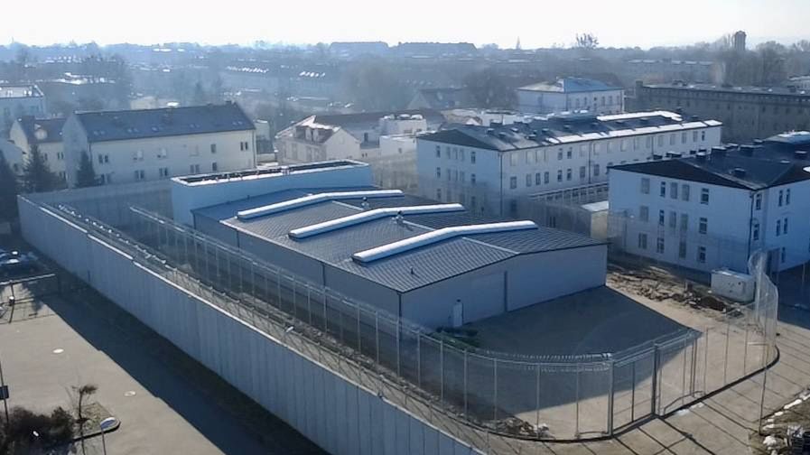 Hala na terenie Zakładu Karnego w Płocku 
