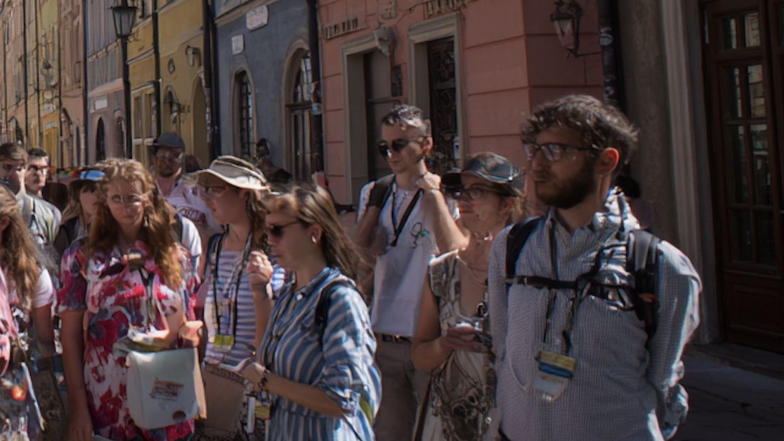 spacer z przewodnikiem 