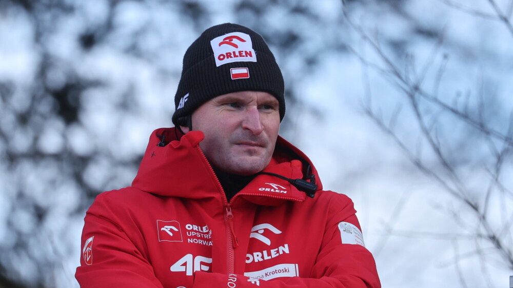 Maciej Maciusiak
Innsbruck, Austria, 04.01.2025. Maciej Maciusiak, asytent trenera polskiej kadry narodowej podczas pierwszej serii skok�w 73. edycji Turnieju Czterech Skoczni w Innsbrucku, 4 bm. (js) PAP/Grzegorz Momot
Grzegorz Momot
konkurs, skokach nbarciarskich, skoki narciarskie, TCS, Turniej Czterech Skoczni w Innsbrucku, pierwsza seria