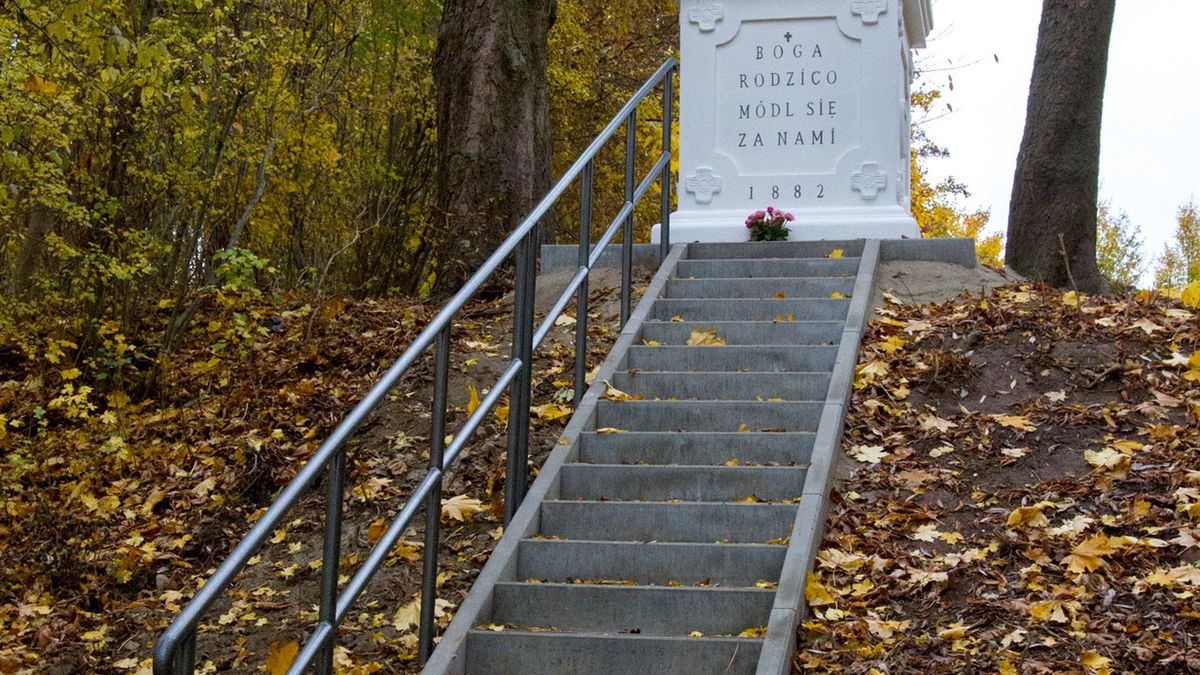 Kapliczka na ul. Asnyka