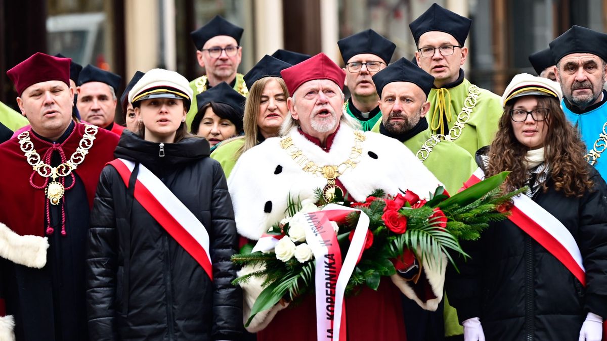 Uroczystości pod pomnikiem Kopernika