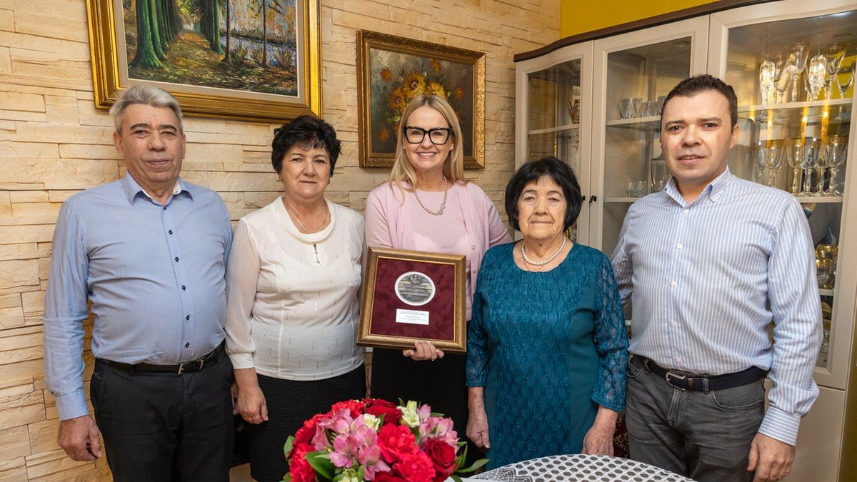 Samorząd Województwa wręczył medale stulatkom z regionu