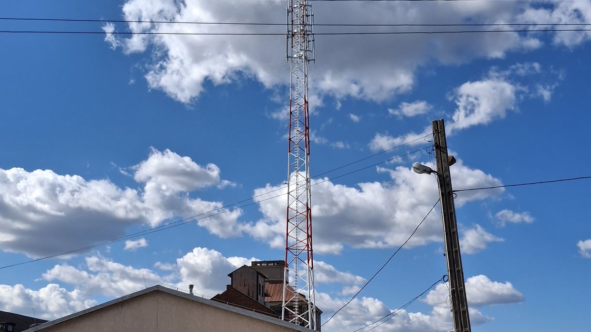 Nadajnik telekomunikacyjny przy ul. Sandomierskiej