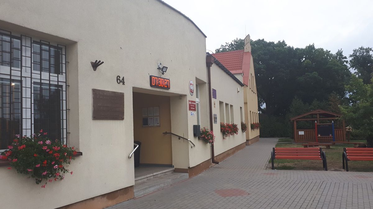 SP im. Jana Pawła II w Małej Nieszawce