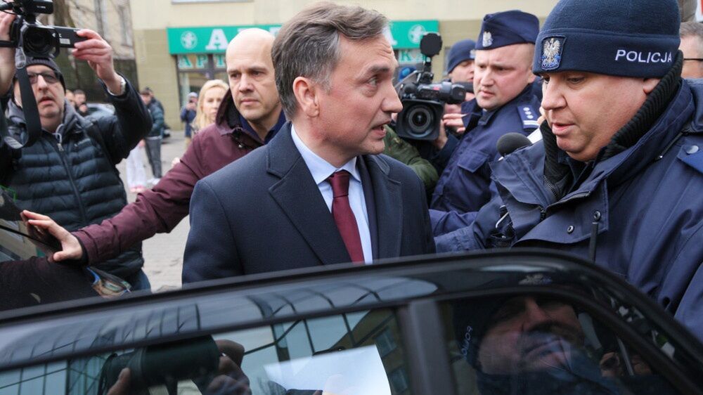 Zbigniew Ziobro
Rafa� Guz
rozmowa, studio, telewizja, telewizyjne, wywiad